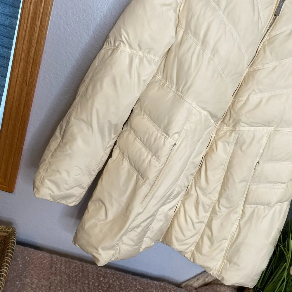 Ann Klein cream colored large down like puffer coat with hood - Picture 2 of 8